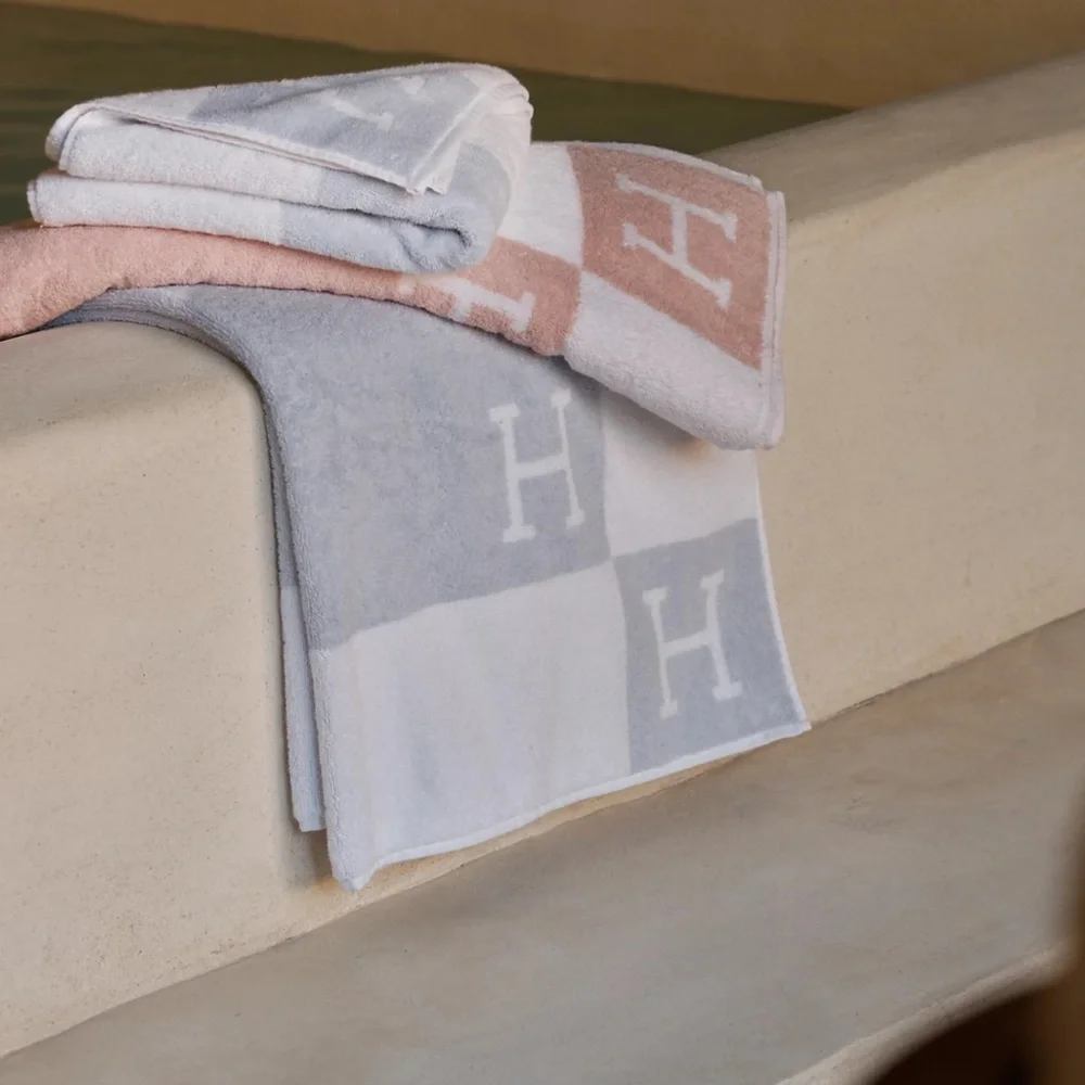 Hermès Avalon Large Bath Towel Baby Blue – NEW w/ Box/ Bag